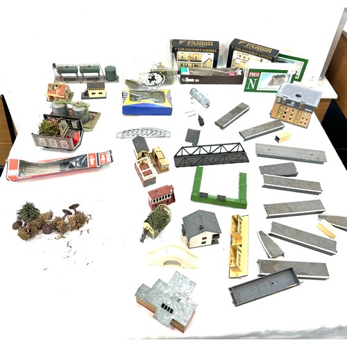 142 - Large selection of miniature track, buildings, foliage etc to Include built Heljan B643