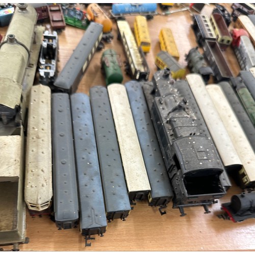 45 - Large selection of miniature railway engines, carriages, rolling stock etc to include N Scale etc