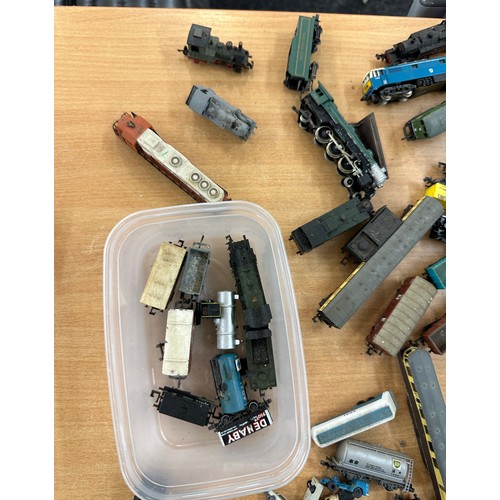 45 - Large selection of miniature railway engines, carriages, rolling stock etc to include N Scale etc