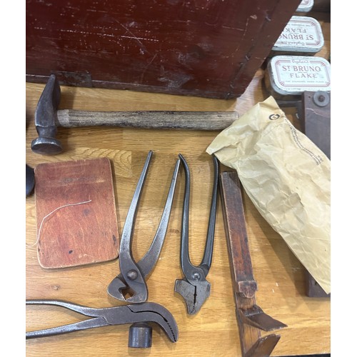 232 - Selection vintage wooden Craftsmans tools within vintage wooden box to include chisels, A.Kessel fil... 