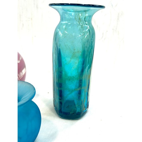 84 - 3 Pieces of art glass includes heavy glass vase etc, height approximately 10 inches