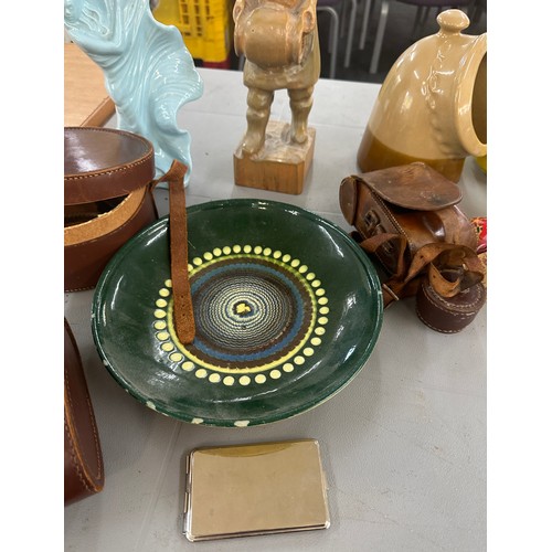 239 - Selection of assorted vintage miscellaneous to include pottery, glassware, binoculars etc
