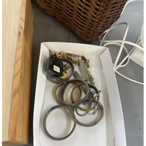 239 - Selection of assorted vintage miscellaneous to include pottery, glassware, binoculars etc