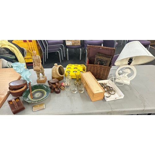 239 - Selection of assorted vintage miscellaneous to include pottery, glassware, binoculars etc