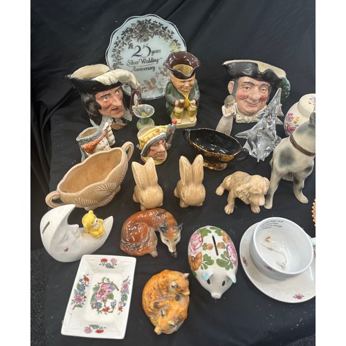 146 - Selection of vintage pottery miscellaneous to include Royal Doulton character jugs, Aynsley, etc