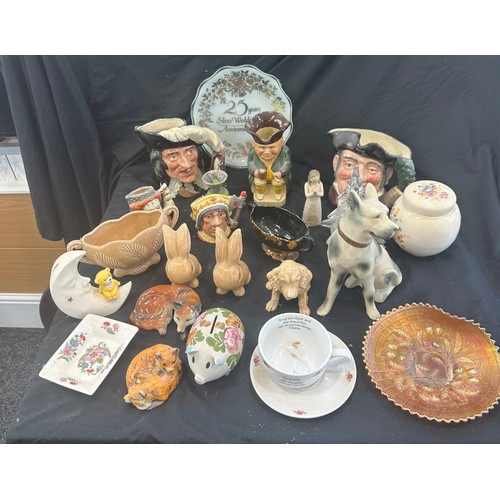 146 - Selection of vintage pottery miscellaneous to include Royal Doulton character jugs, Aynsley, etc