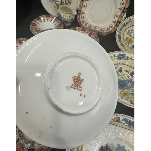 149 - Selection of vintage pottery to include Masons part dinner service and Royal Albion part tea service... 