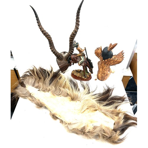 283 - Selection of vintage native American/viking items to include two figures, viking wig, wall horn hang... 