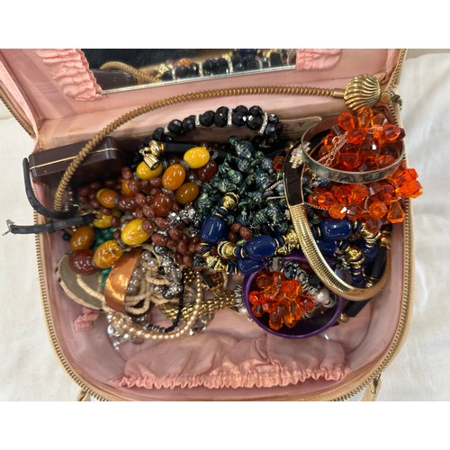 553 - Box of vintage costume jewellery