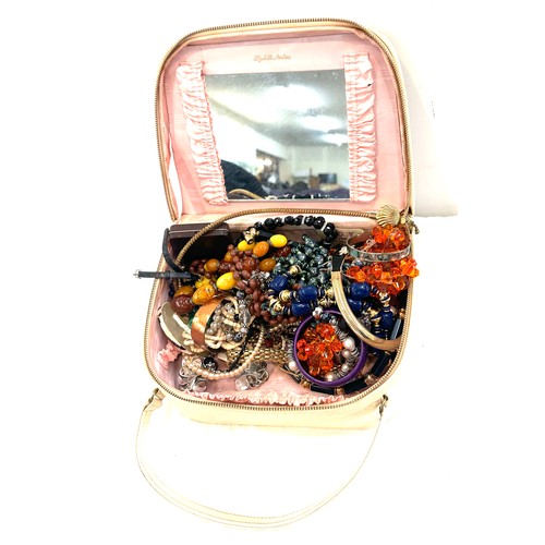 553 - Box of vintage costume jewellery