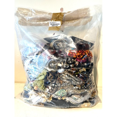 471 - 10kg UNSORTED COSTUME JEWELLERY inc. Bangles, Necklaces, Rings, Earrings.