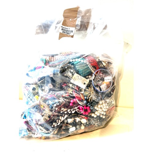 500 - 10kg UNSORTED COSTUME JEWELLERY inc. Bangles, Necklaces, Rings, Earrings.