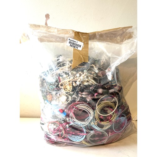 481 - 10kg UNSORTED COSTUME JEWELLERY inc. Bangles, Necklaces, Rings, Earrings.