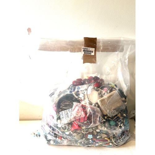 493 - 10kg UNSORTED COSTUME JEWELLERY inc. Bangles, Necklaces, Rings, Earrings.