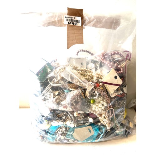 482 - 10kg UNSORTED COSTUME JEWELLERY inc. Bangles, Necklaces, Rings, Earrings.