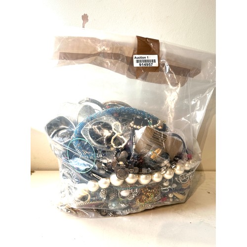 496 - 10kg UNSORTED COSTUME JEWELLERY inc. Bangles, Necklaces, Rings, Earrings.