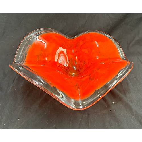 604 - Vintage Murano glass poppy design bowl measures approximately 35cm wide 10 tall