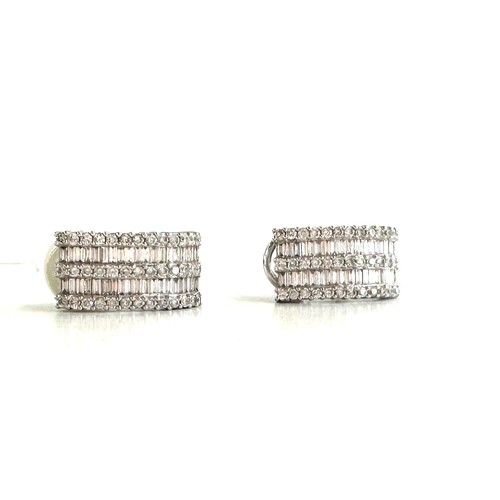 572 - Fine pair of 18ct white gold diamond earrings, earrings set with baguette and brilliant cut diamonds