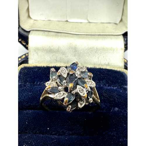 89 - 9ct Gold Sapphire & Diamond  Cluster Ring (2.7g)