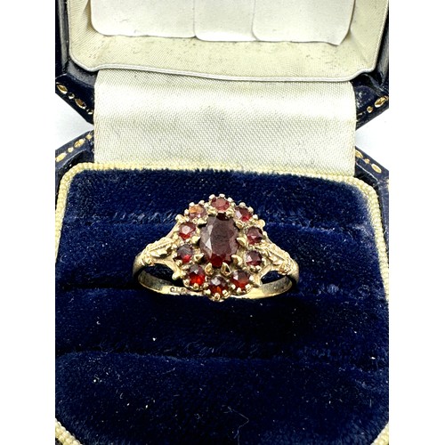 87 - 9ct Gold Vintage Garnet Cluster Dress Ring (1.9g)