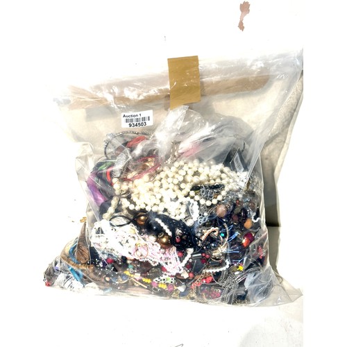 497 - 10kg UNSORTED COSTUME JEWELLERY inc. Bangles, Necklaces, Rings, Earrings.