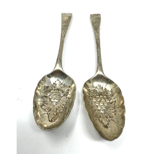 21 - Pair of georgian silver berry spoons london silver hallmarks