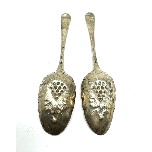 21 - Pair of georgian silver berry spoons london silver hallmarks