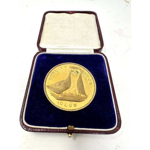 458 - utility duck club medal dated 1923-24 original box