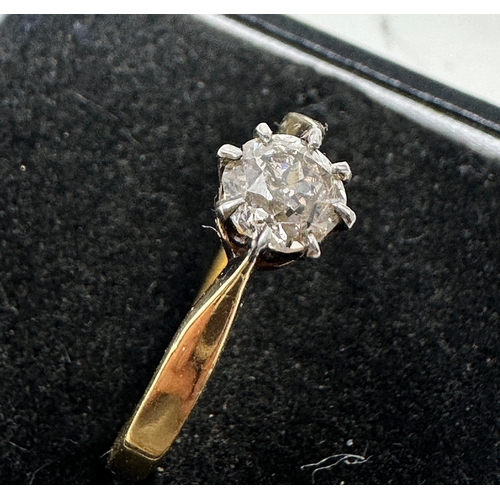 43 - Vintage 18ct gold diamond ring diamond measures approx 5.2mm dia est 0.50 ct weight 2.1g