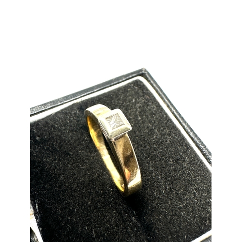 46 - 9ct gold diamond ring weight 3.9g