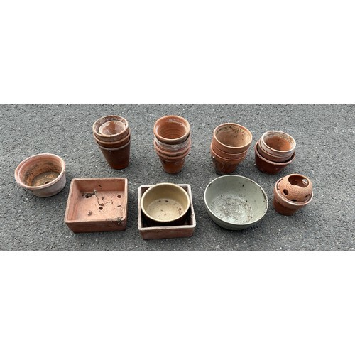 100R - Large selection of various sized terracotta plant pots largest measures 10 inches tall by 13.5 inche... 