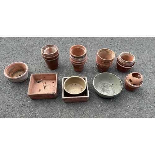 100R - Large selection of various sized terracotta plant pots largest measures 10 inches tall by 13.5 inche... 