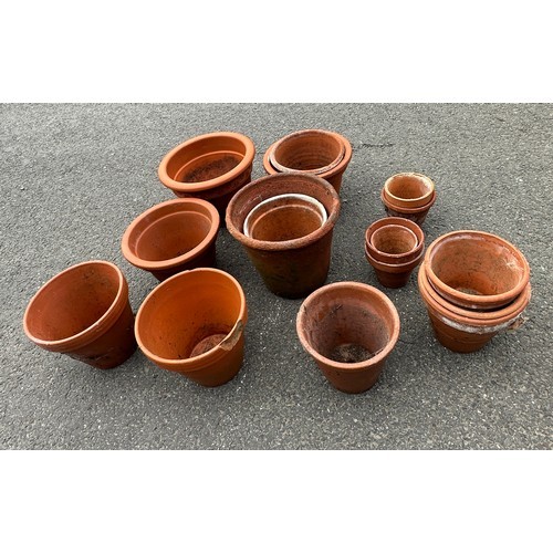 100R - Large selection of various sized terracotta plant pots largest measures 10 inches tall by 13.5 inche... 