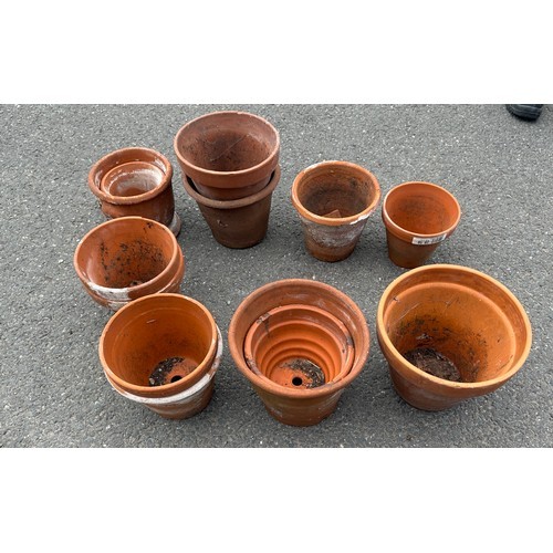 100R - Large selection of various sized terracotta plant pots largest measures 10 inches tall by 13.5 inche... 