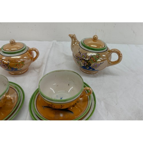 41 - Vintage cased childs tea service