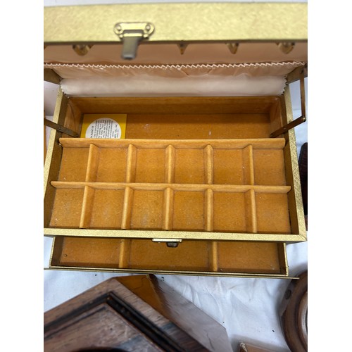 72 - Selection of vintage boxes to include a teak tea caddy and a cigarette box and jewellery boxes