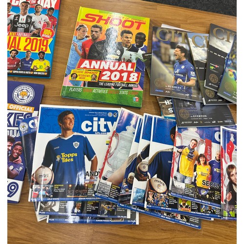 17 - Selection of vintage and later football annuals to include Leicester city etc