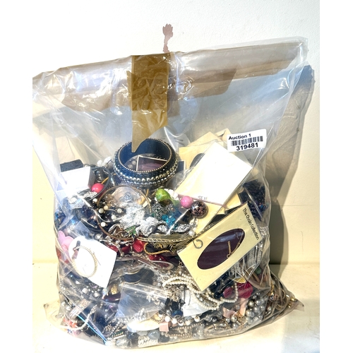 469 - 10kg UNSORTED COSTUME JEWELLERY inc. Bangles, Necklaces, Rings, Earrings.