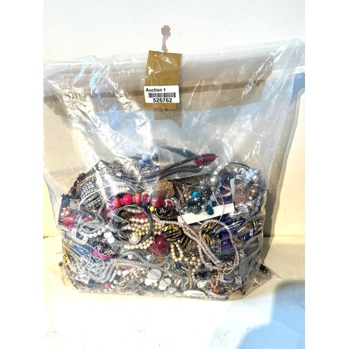 426 - 10kg UNSORTED COSTUME JEWELLERY inc. Bangles, Necklaces, Rings, Earrings.