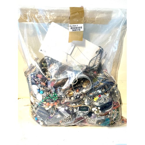 430 - 10kg UNSORTED COSTUME JEWELLERY inc. Bangles, Necklaces, Rings, Earrings.