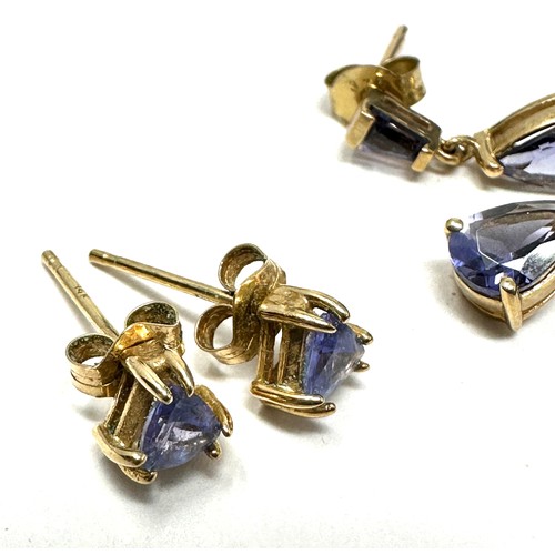 92 - 2 X 9ct Gold Earrings Inc. Tanzanite & Iolite (2.4g)