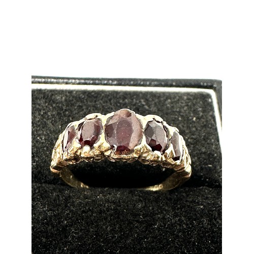 107 - 9ct Gold Garnet 5 Stone Dress Ring (3g)