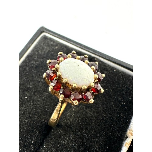 105 - 9ct Gold Opal & Garnet Dress Ring (3.3g)