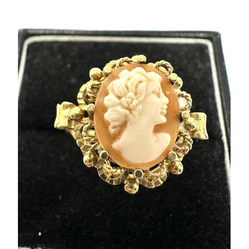 93 - 9ct Gold Shell Cameo Dress Ring (3.3g)