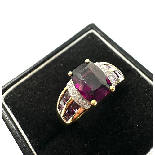 56 - 9ct Gold Garnet & diamond Ring  (3.9g)