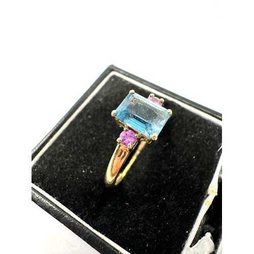 57 - 9ct Gold Blue Topaz & Pink Sapphire Ring (2.2g)