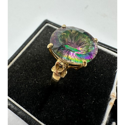 69 - 9ct Gold Mystic Quartz  Ring (4.5g)