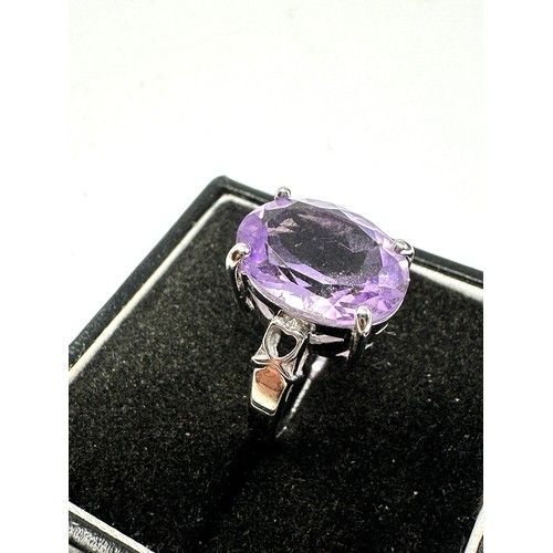 39 - 9ct White Gold Amethyst Ring (4.9g)