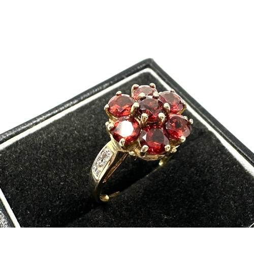 71 - 9ct Gold Garnet & diamond  Ring  (3.5g)