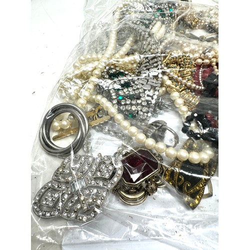 438 - A Collection Of Vintage Jewellery Pieces Including Faux Pearls, 1950s And Kitsch (1120g)